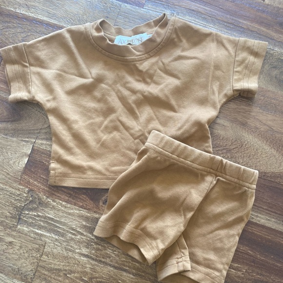 Axel & Rose 2 Outfits - Picture 4 of 5